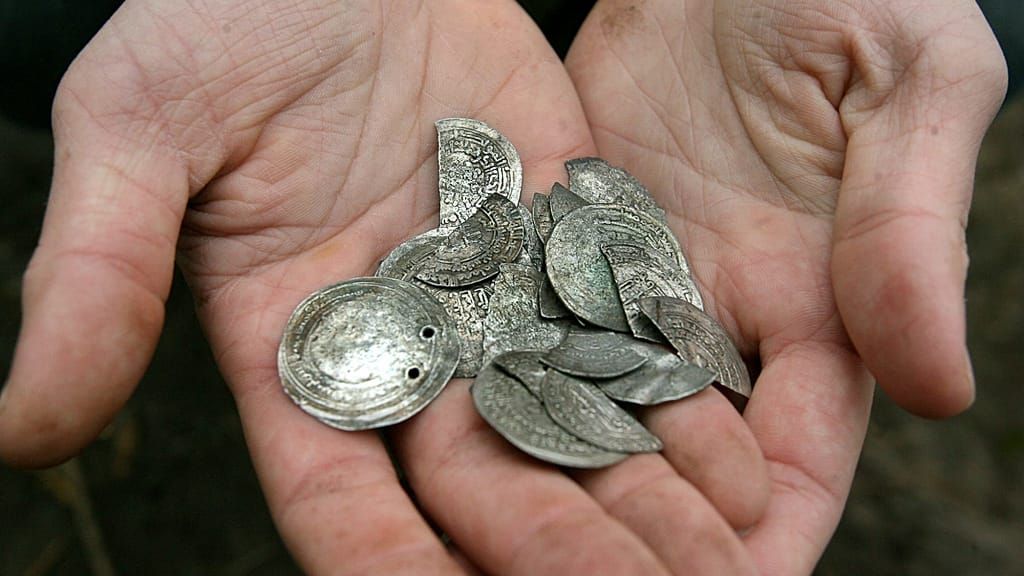 Археологи нашли 5000 монет эпохи викингов