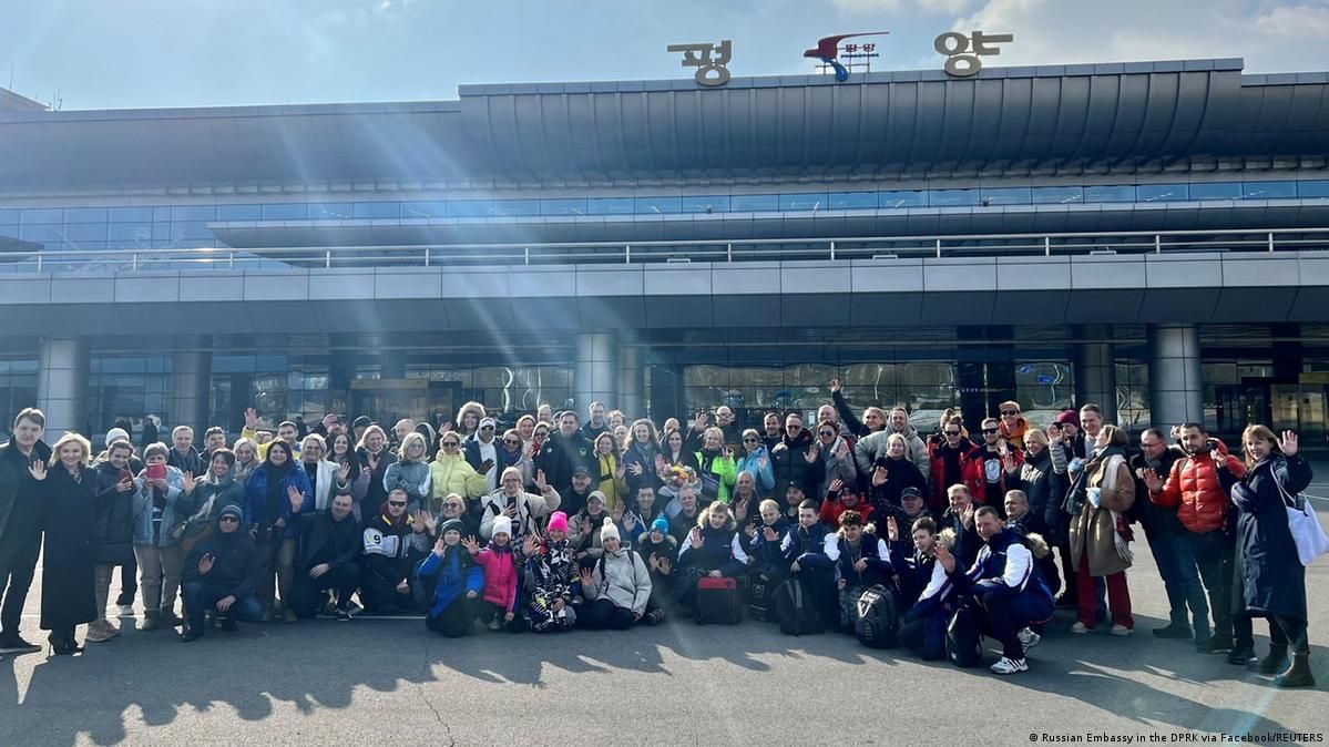 Russians enter North Korea as first post-COVID tourists