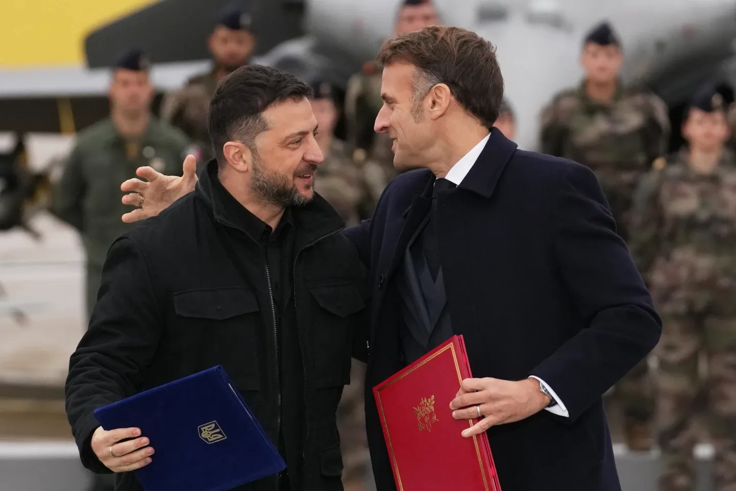 Ukraine signs a letter of intent to buy up to 100 Rafale warplanes from France