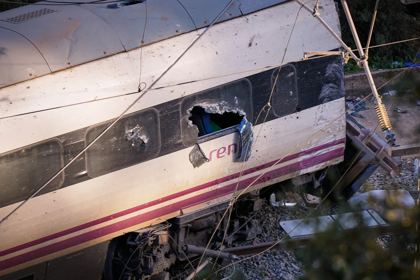Spain begins 3 days of mourning for deadly train wreck while death toll ticks up to 41