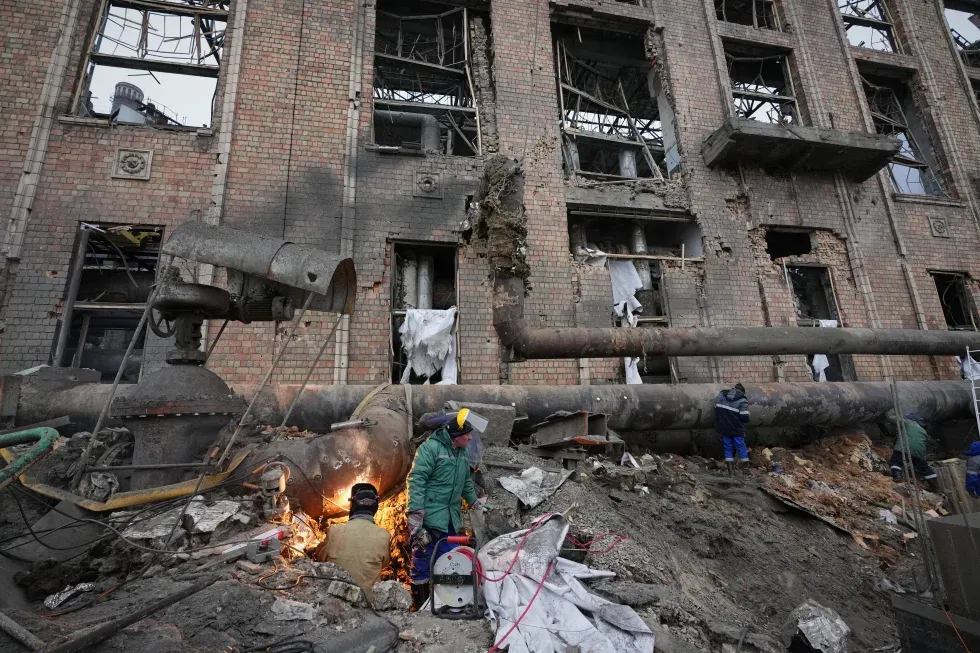 Russia and Ukraine envoys meet in Abu Dhabi for 2 days of US-brokered talks