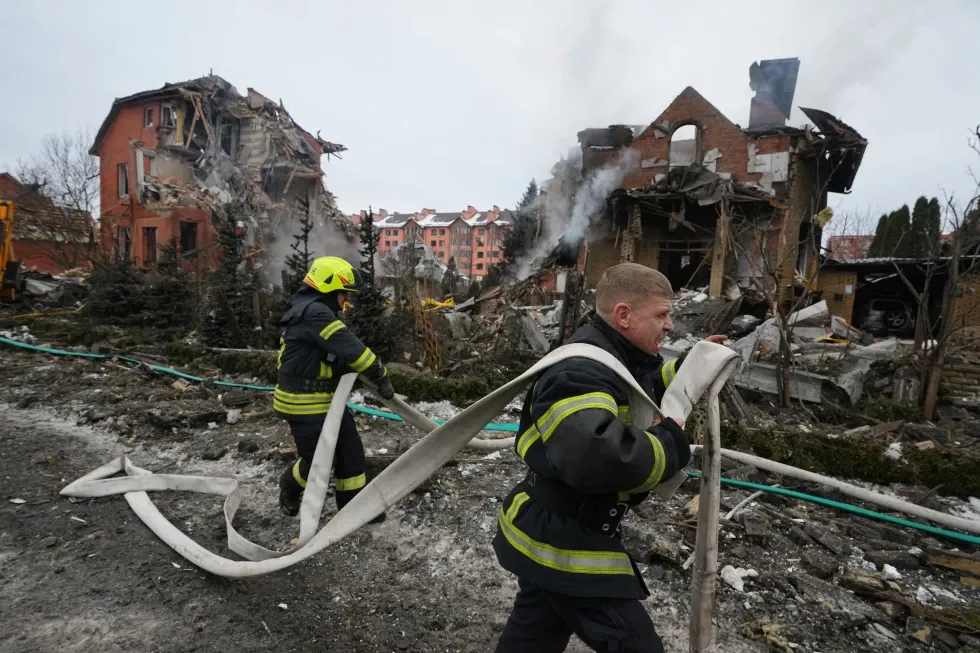Russian missile and drone barrage hits Kyiv suburbs, killing 1