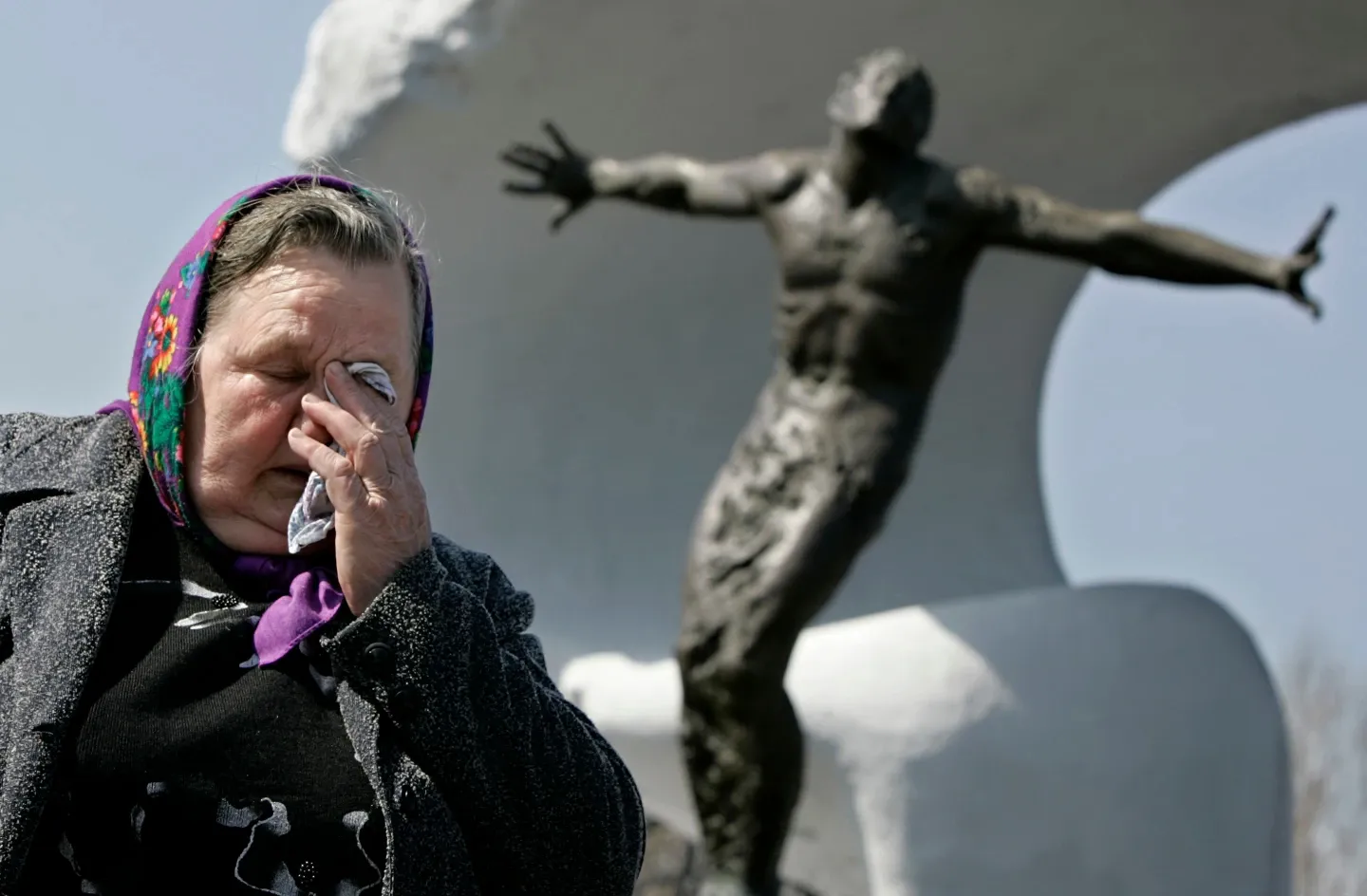 AP Was There: Early Chernobyl victims buried in Moscow cemetery