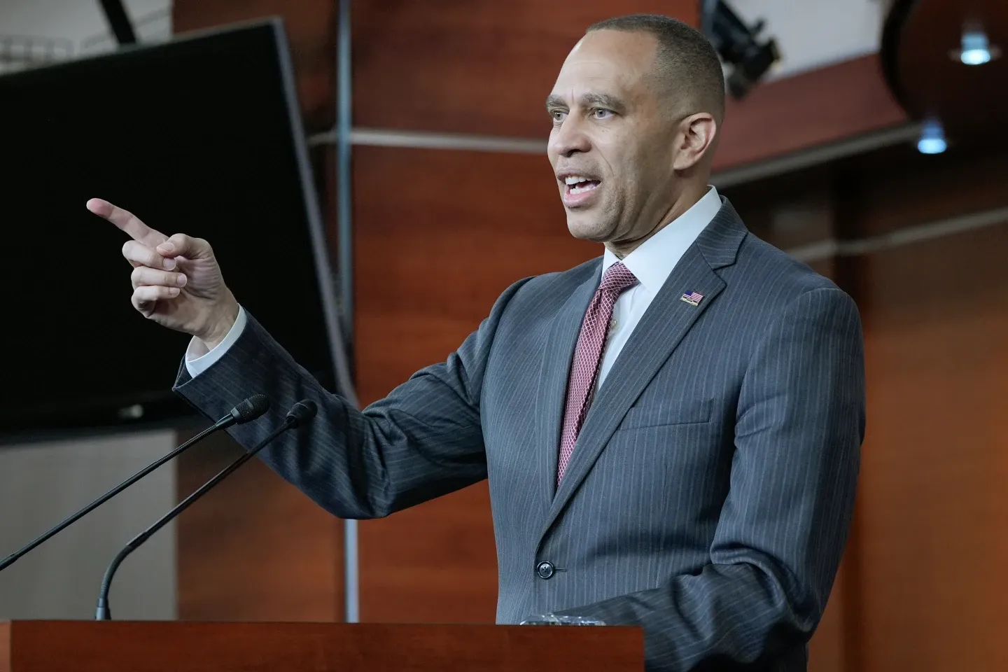 Democrats are hoping for a breakthrough as the House takes another Iran war vote