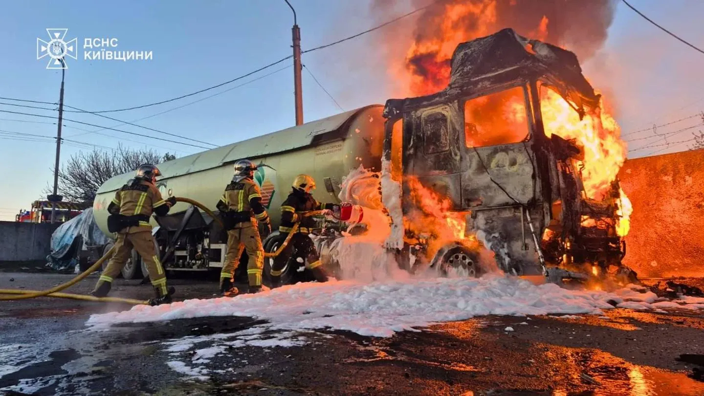 Zelenskyy slams Russia’s ‘utter cynicism’ as strikes kill 5 in Ukraine before brief truce takes hold