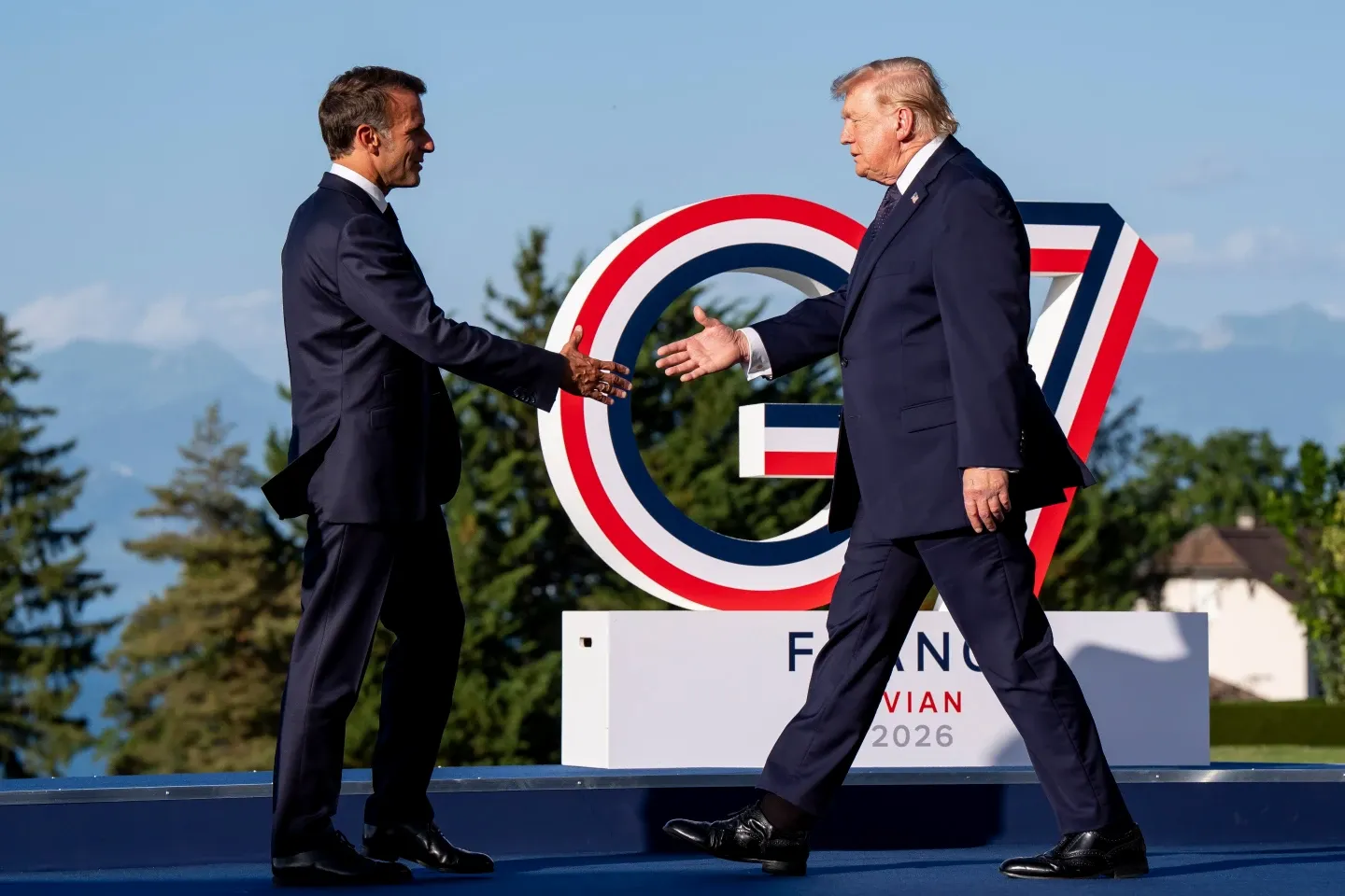 G7 leaders open summit talks on Ukraine and the Middle East as Zelenskyy joins in France