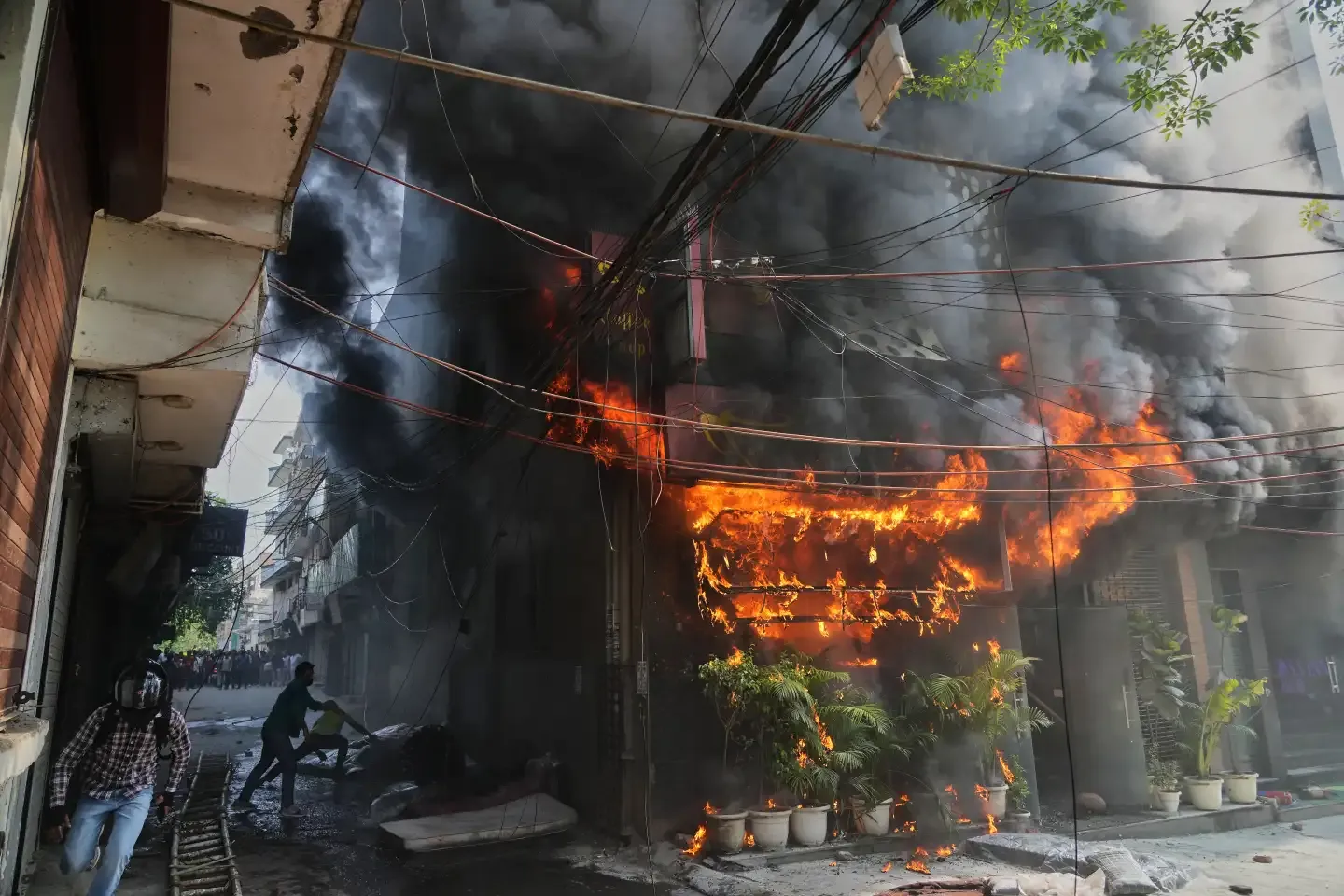 Fire sweeps through a New Delhi building, killing at least 21 people