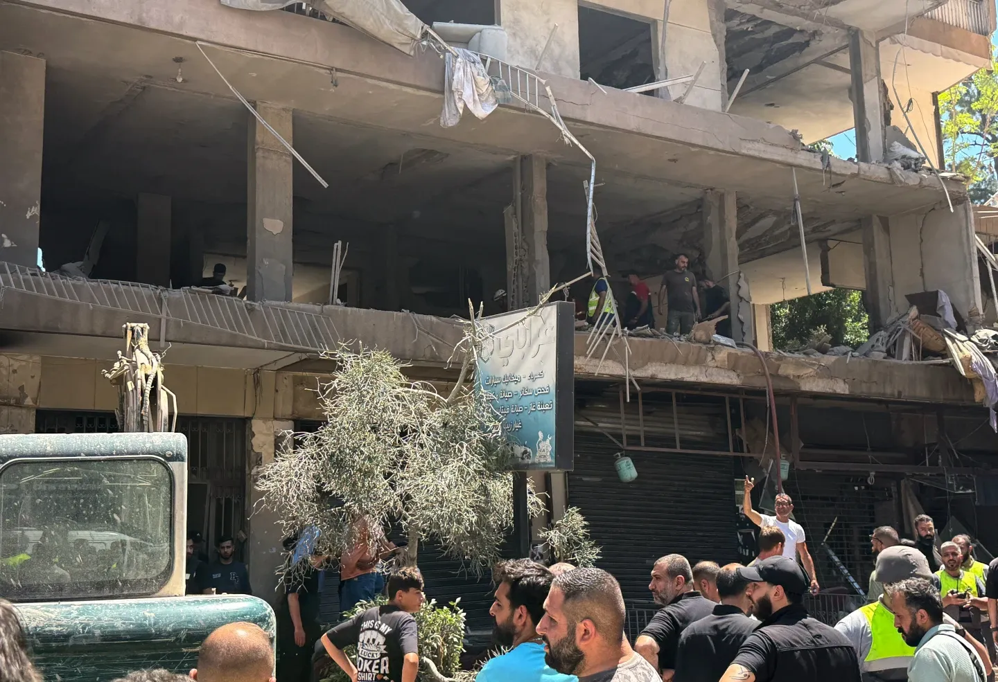 Israeli military strikes Beirut suburbs in the lead-up to anticipated US-Iran deal