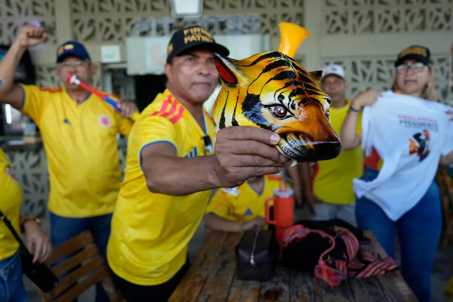 De la Espriella takes spotlight in Colombia’s presidential race with promise of crime crackdown