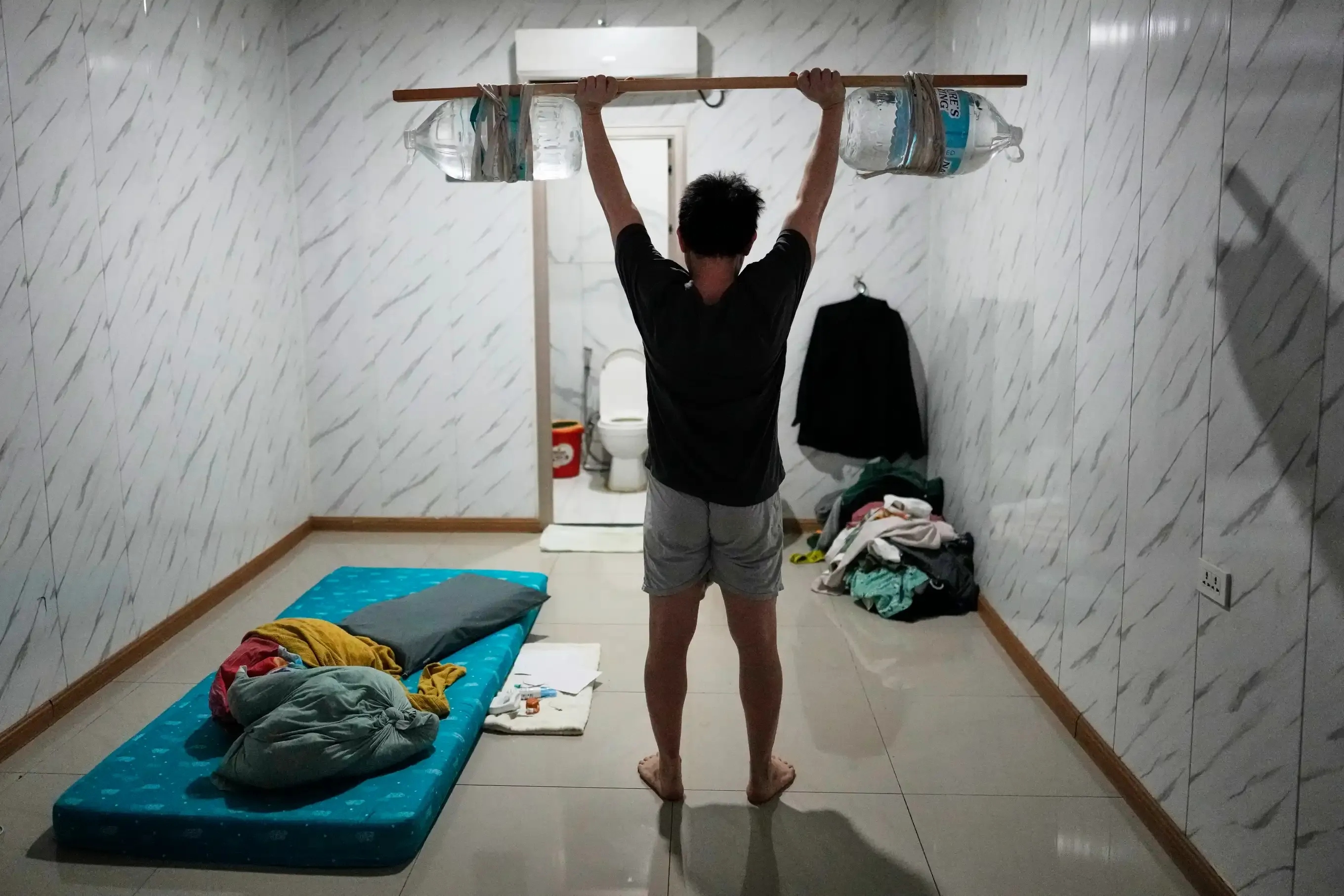 Former Scam Worker Describes Cycle of Exploitation in Philippines Detention Center