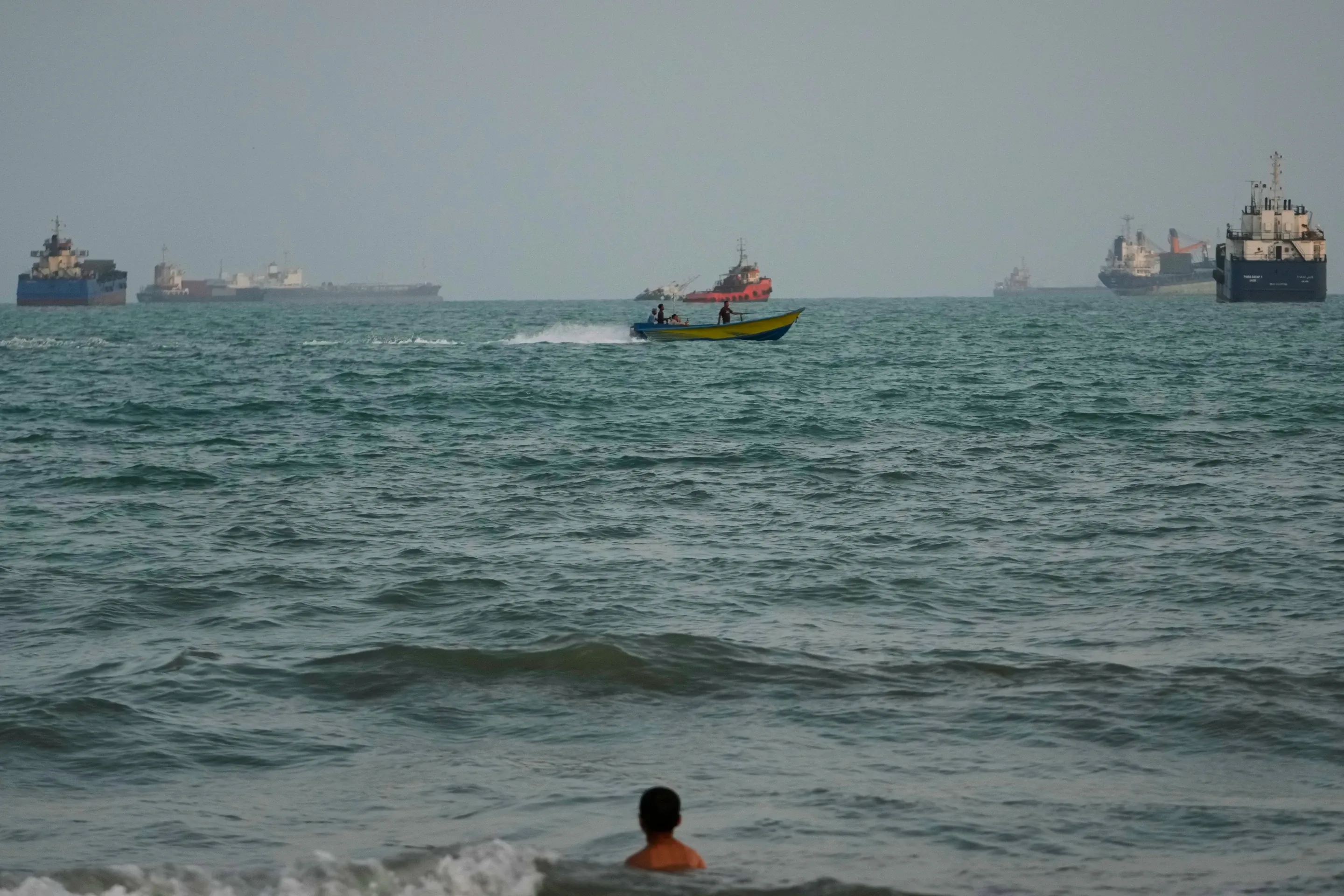 Iran Reports Striking US Ship in Strait of Hormuz Amid Escalation
