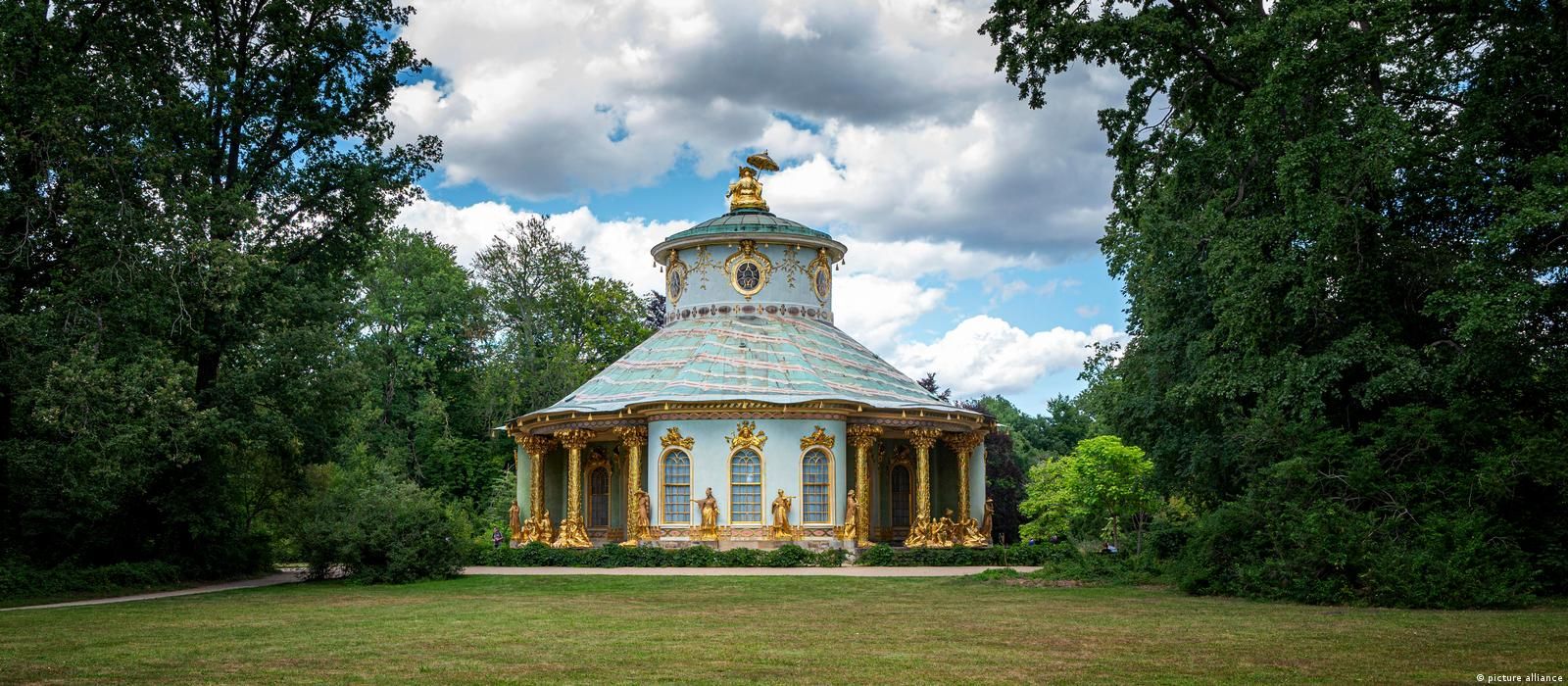 Чайный домик в Потсдаме - памятник фридерицианского рококо