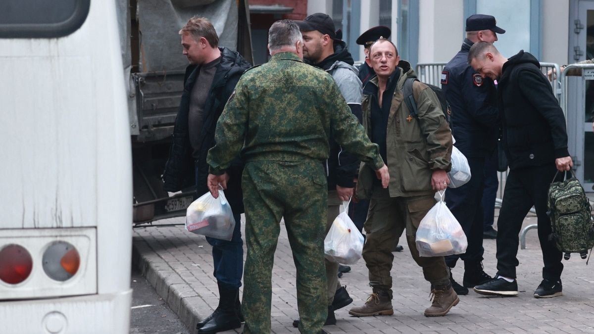 Путин рекомендовал давать отличившимся в войне в Украине военнослужащим земельные участки в Подмосковье и Крыму