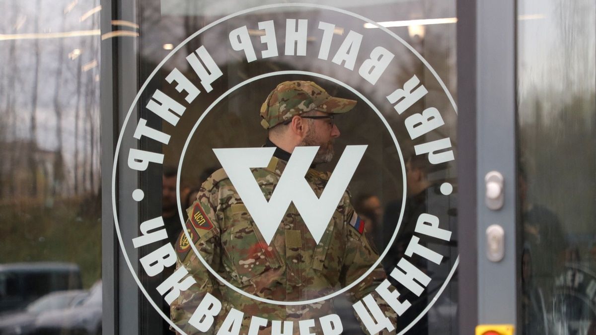 На Урале с воинскими почестями похоронили бойца "ЧВК Вагнера" – заключенного, до смерти забившего свою мать