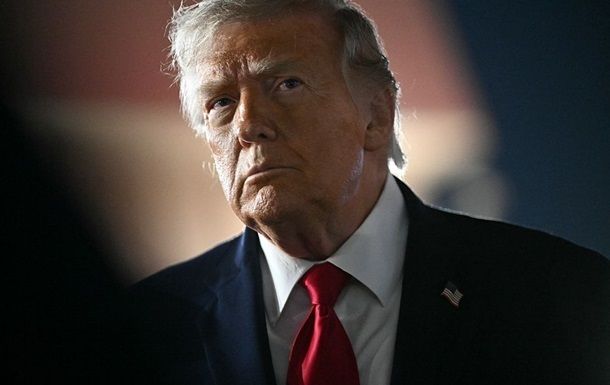 Трамп обвинил Иран в нецелевой атаке на корабли в Ормузском проливе