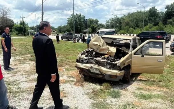 Ребенок спровоцировал аварию с монахами в Таиланде восемь погибших