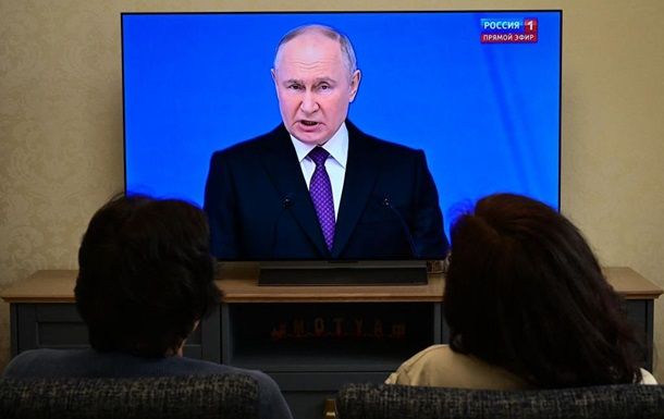 Рейтинг Владимира Путина резко снизился на фоне топливного кризиса