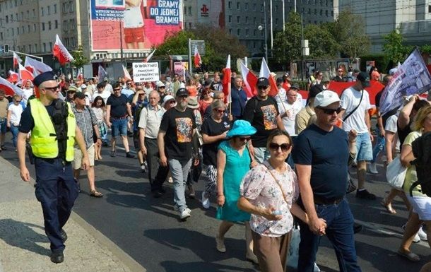 Проведение антиукраинского шествия в Варшаве и его последствия