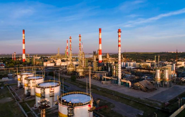 Атака дронов остановила производство на Саратовском нефтеперерабатывающем заводе