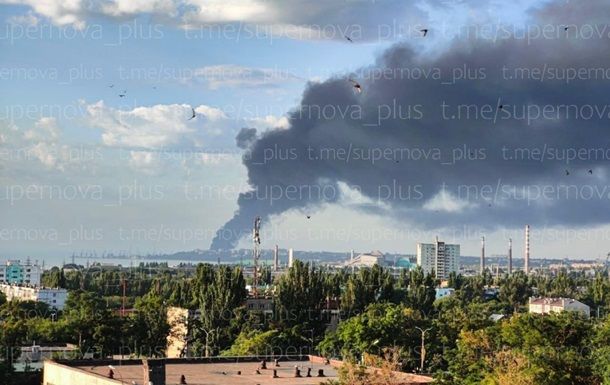Атаки БПЛА на территории РФ вызвали возгорания в Таганроге и Азовском районе