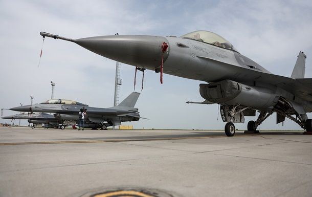 Истребитель F-16 Румынии сбил беспилотник на территории государства