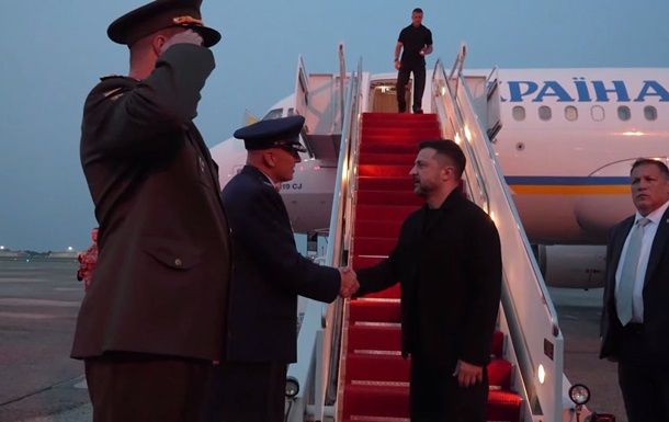 Зеленский прибыл в США для встреч с Дональдом Трампом