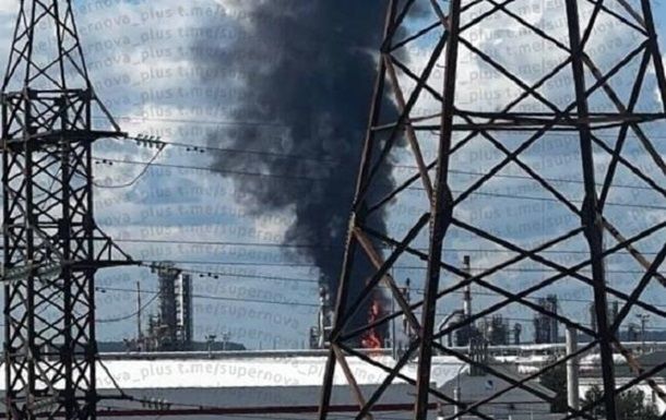 Нефтеперерабатывающий завод Лукойла в Перми потерял около трети производственных мощностей после удара дронов