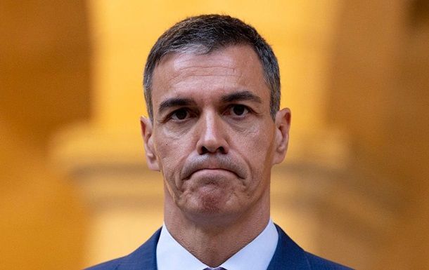 Премьер Испании Педро Санчес обвинил контрабандистов в наплыве мигрантов в Сеуте