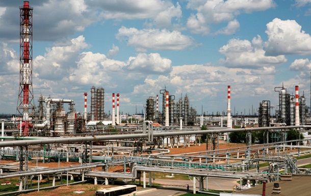 Удары Украины остановили работу Волгоградского нефтеперерабатывающего завода