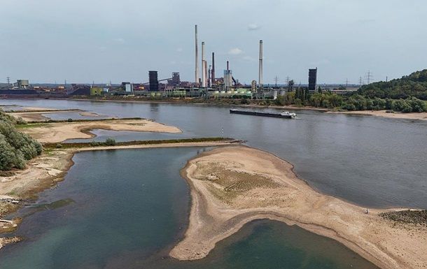 Уровень воды в Рейне снизился до рекордно низких отметок из-за жары