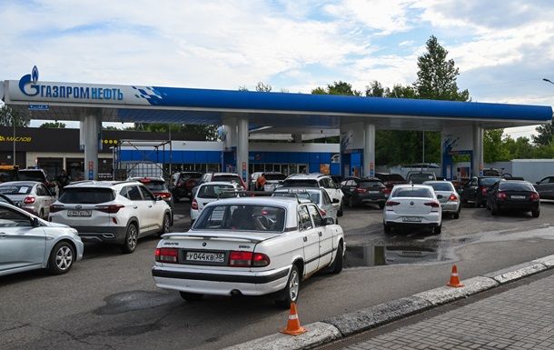 Дефицит топлива в Сочи вынуждает власти просить граждан сократить поездки