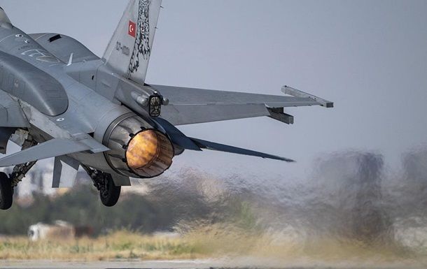 Истребитель F-16 разбился в Турции во время тренировочного полёта