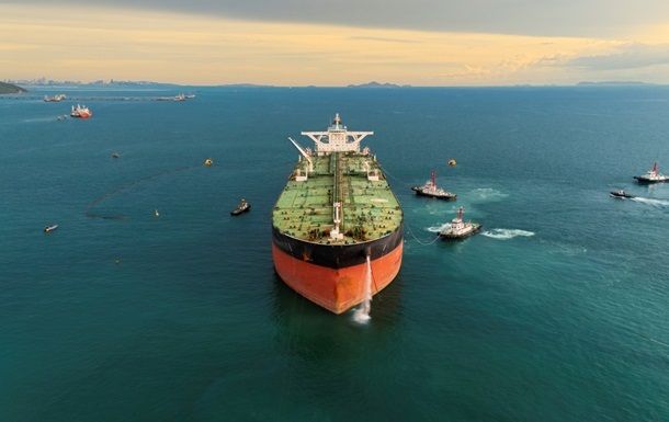 Теневой экспорт нефти через Ормузский пролив выявлен СМИ