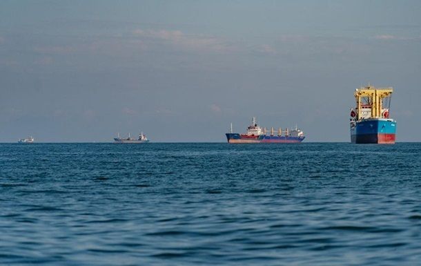 Пять сухогрузов с зерном России подверглись атакам в Черном море