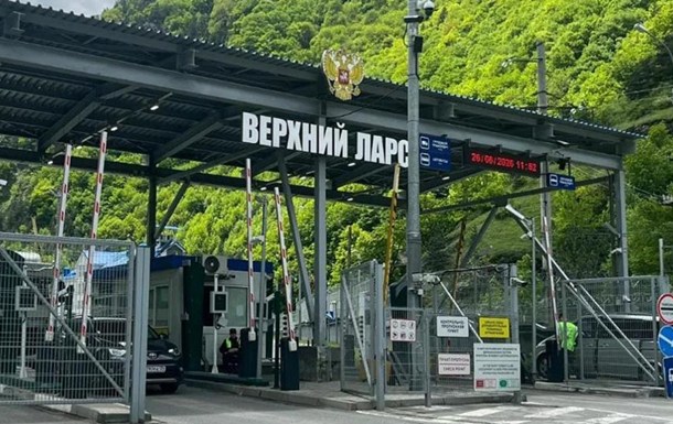 ФТС РФ сообщила о рекордном оттоке граждан России на границу с Грузией