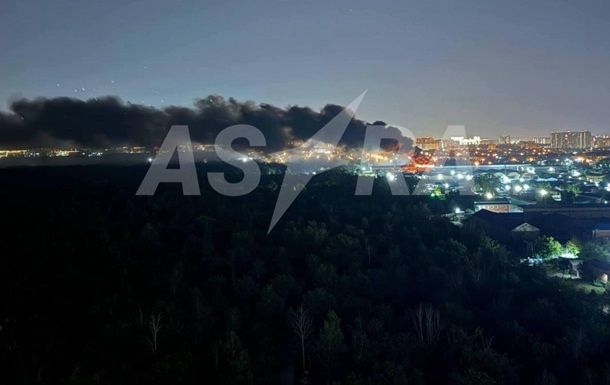 Дронная атака привела к пожару на складе Kuchenland Home в Краснодаре