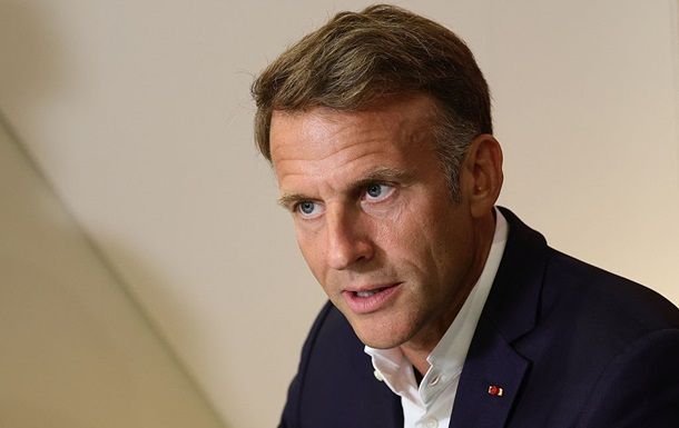 Макрон выступил за запрет поставок энергоресурсов России