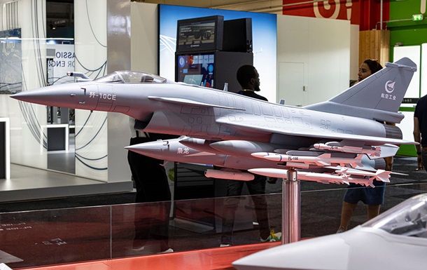 Китай вытесняет Россию с рынка вооружений Центральной Азии - СМИ