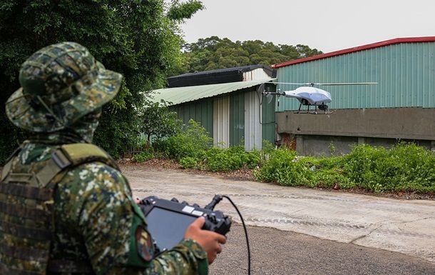 Оппозиция в парламенте Тайваня ограничила финансирование оборонной программы дронов