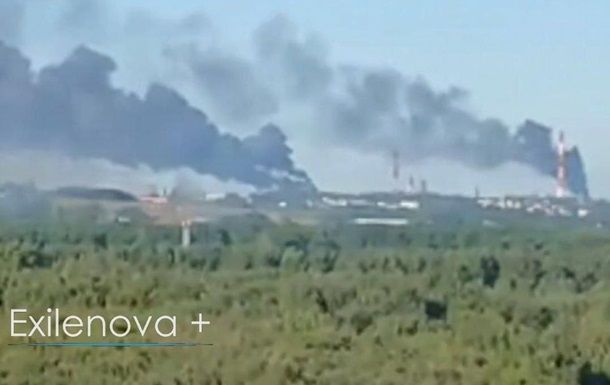 Атака беспилотников привела к возгоранию НПЗ в Ярославле