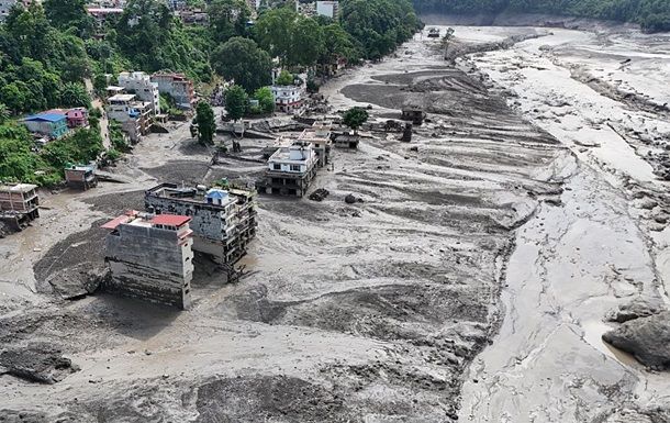 В Непале число пропавших без вести украинцев после наводнений возросло до 62