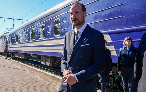 Смерть короля Норвегии и восхождение Гокона VIII на престол