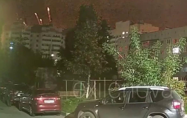 Воздушные беспилотники обстреляли Брянск, зафиксированы взрывы