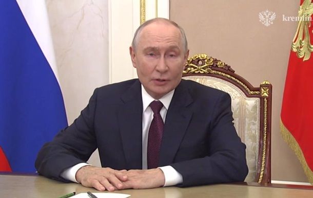 След от укола на кисти Владимира Путина зафиксирован СМИ