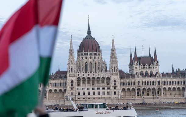 Венгрия заблокировала утверждение скрининга кластеров 2 и 3 для Украины