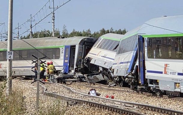 В Польше поезд столкнулся с грузовиком, есть жертва