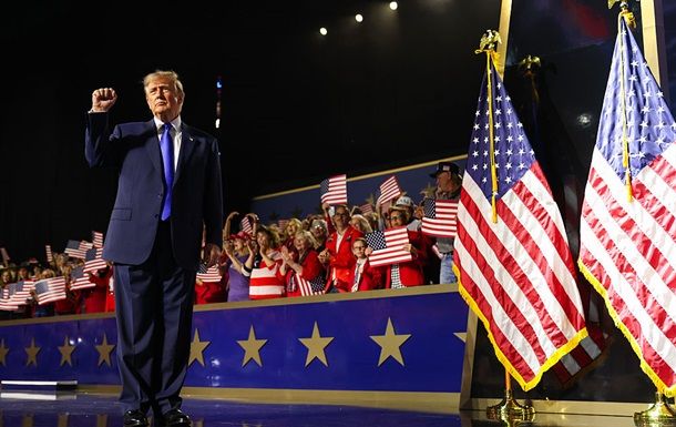 Трамп обещает гражданам США по 5000 долларов за сохранение контроля Республиканской партии в Конгрессе