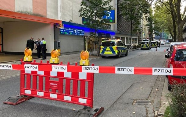 Полиция окружила консульство Украины в Дюссельдорфе
