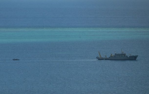 Китай провёл военные учения возле отмели Скарборо