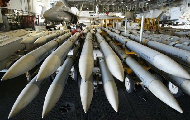 США запускают масштабное производство AMRAAM - СМИ